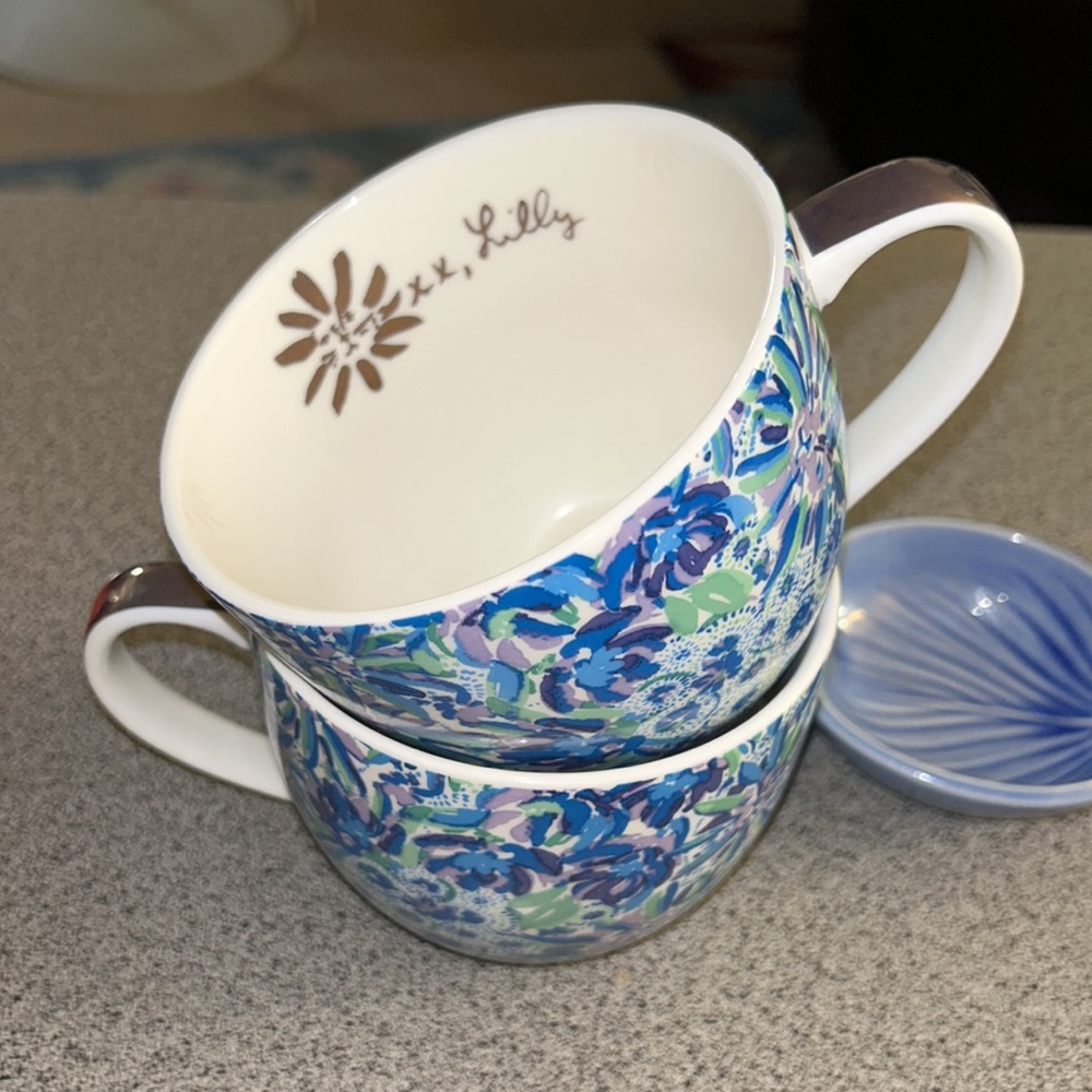 Lilly Pulitzer ceramic mugs. Set of two.  12oz size - Picture 6 of 15